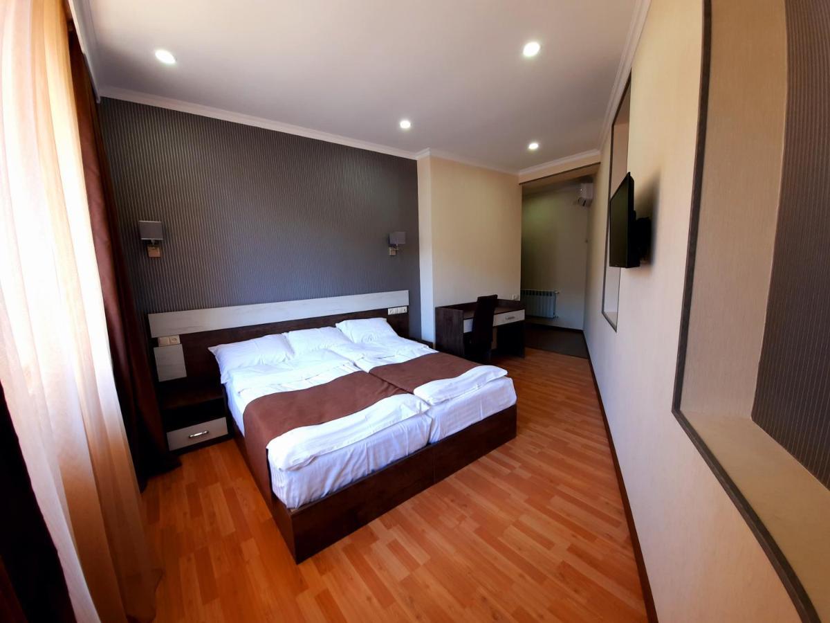 Cherry Garden Boutique Hotel Yeghegnadzor ภายนอก รูปภาพ