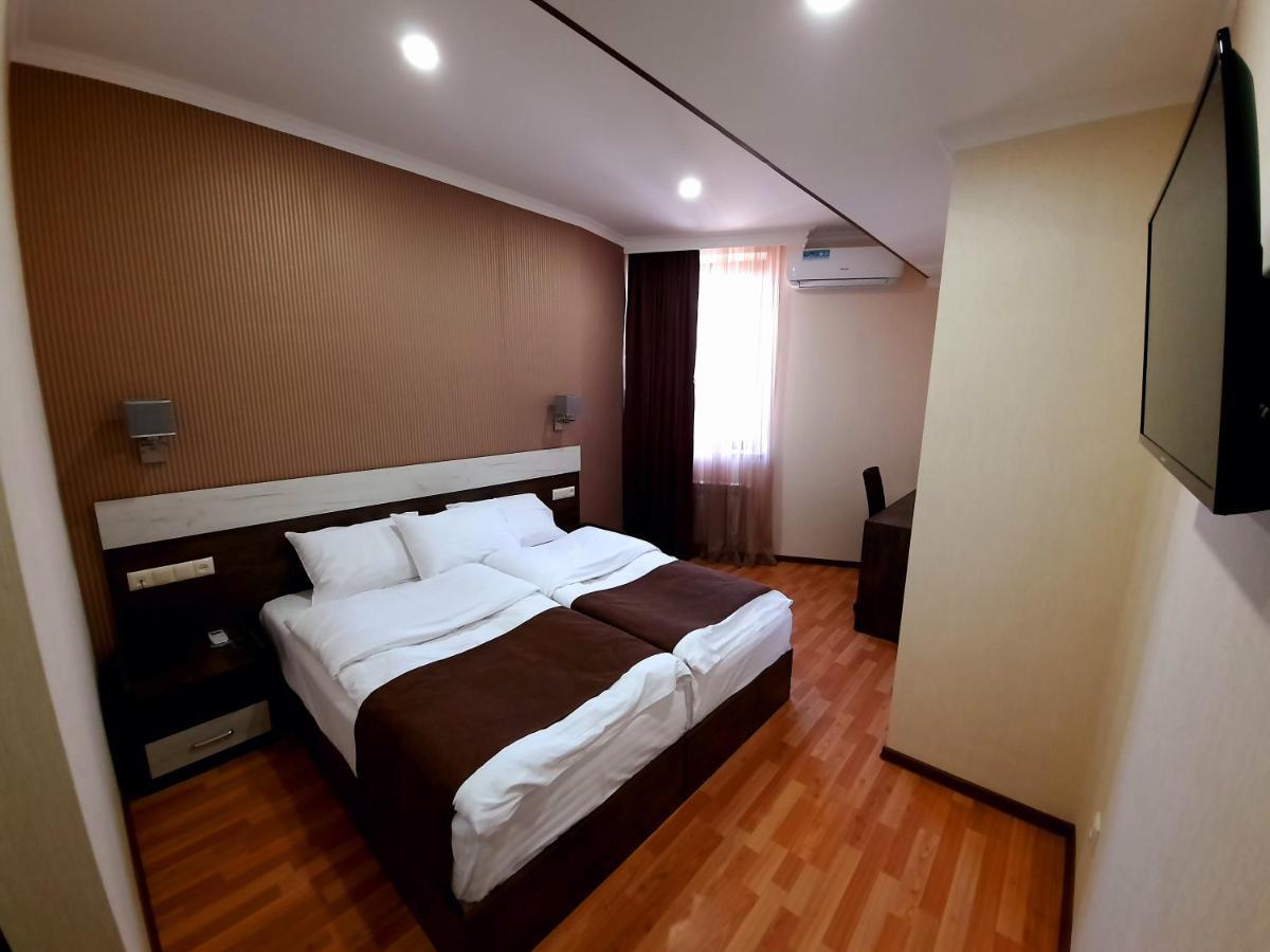 Cherry Garden Boutique Hotel Yeghegnadzor ภายนอก รูปภาพ