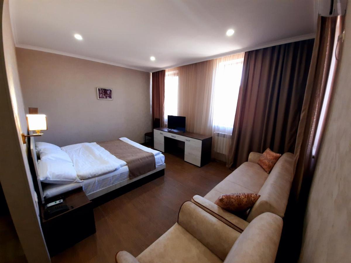 Cherry Garden Boutique Hotel Yeghegnadzor ภายนอก รูปภาพ